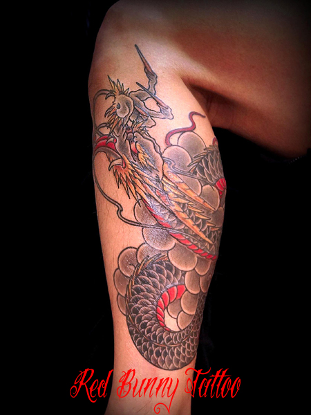 タトゥー 刺青 龍 和彫り